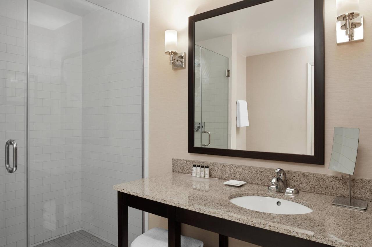 Delta Hotels By Marriott Guelph Conference Centre Kültér fotó
