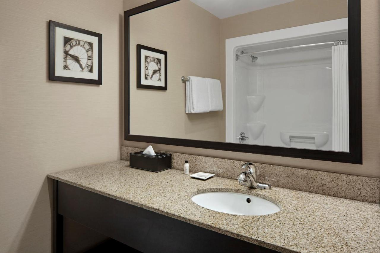 Delta Hotels By Marriott Guelph Conference Centre Kültér fotó