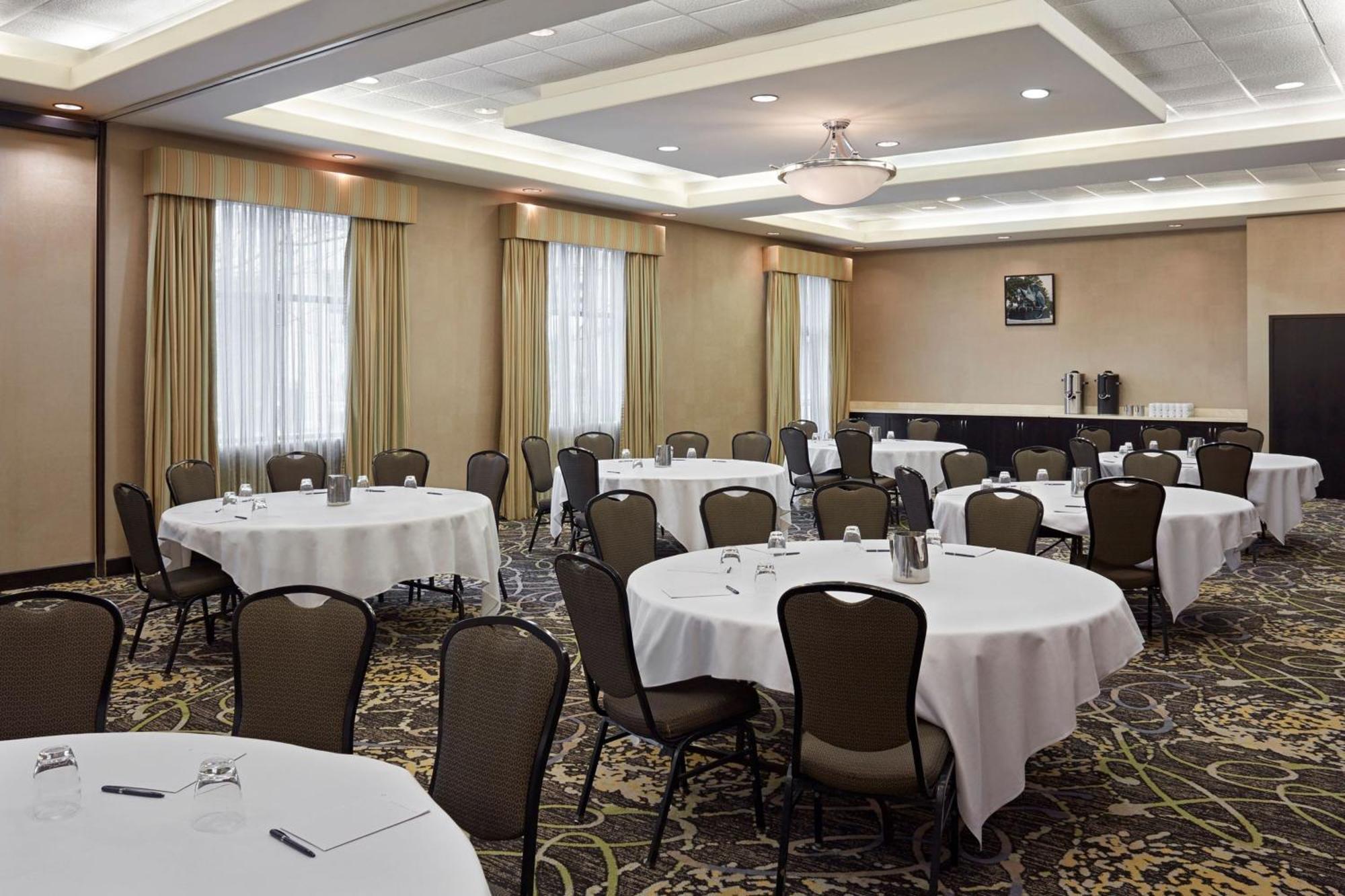 Delta Hotels By Marriott Guelph Conference Centre Kültér fotó
