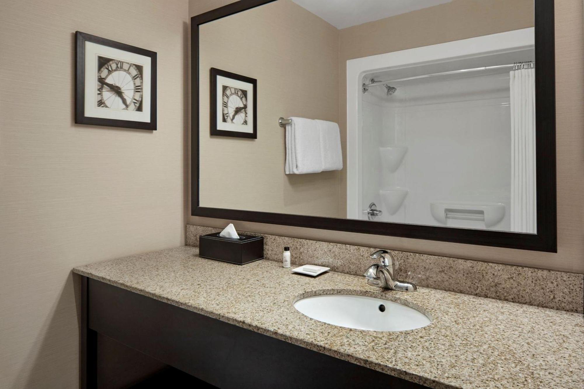 Delta Hotels By Marriott Guelph Conference Centre Kültér fotó